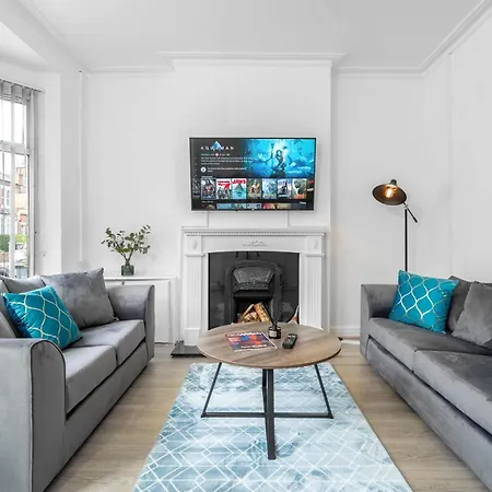 Three Bedroom House - Garden - Parking - Wifi - Netflix - Top Rated - 11T Birmingham Exterior photo