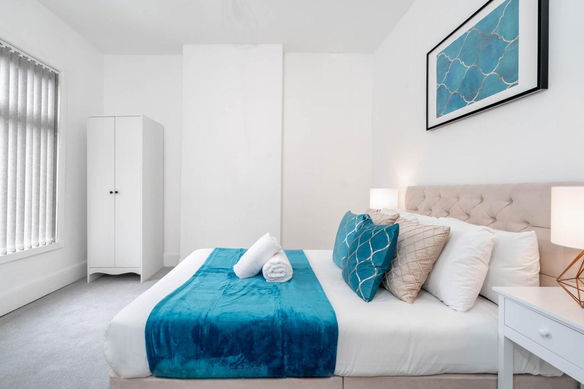 Сasa de vacaciones Three Bedroom House - Garden - Parking - Wifi - Netflix - Rated - 11t *