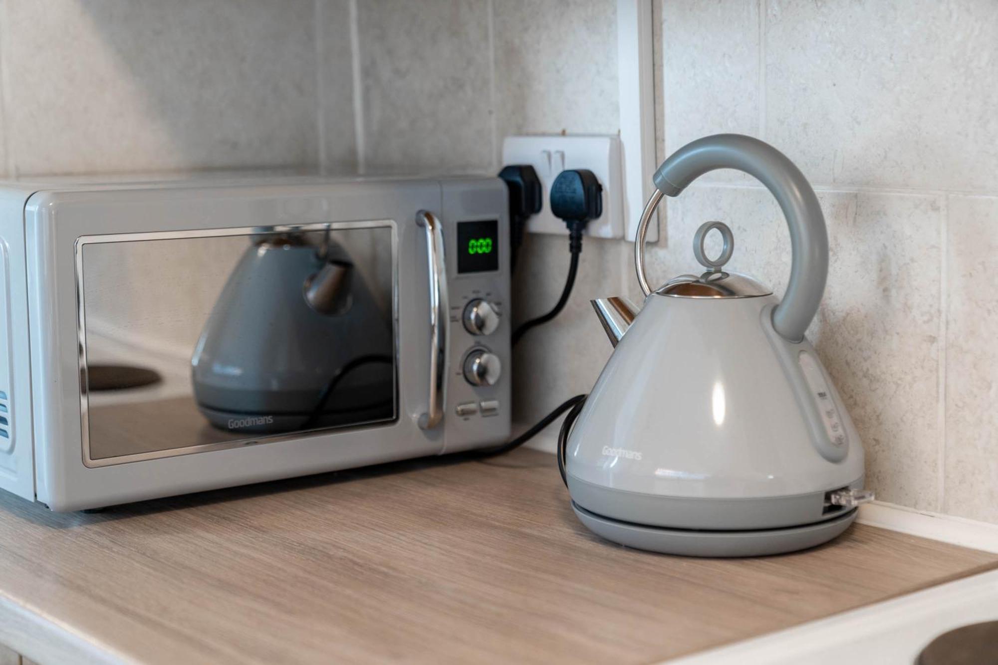 Three Bedroom House - Garden - Parking - Wifi - Netflix - Rated - 11t Birmingam